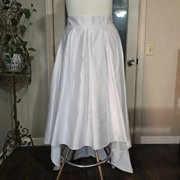 AMANDAS | NWOT White satin high low train wedding skirt size medium - Picture 2 of 8